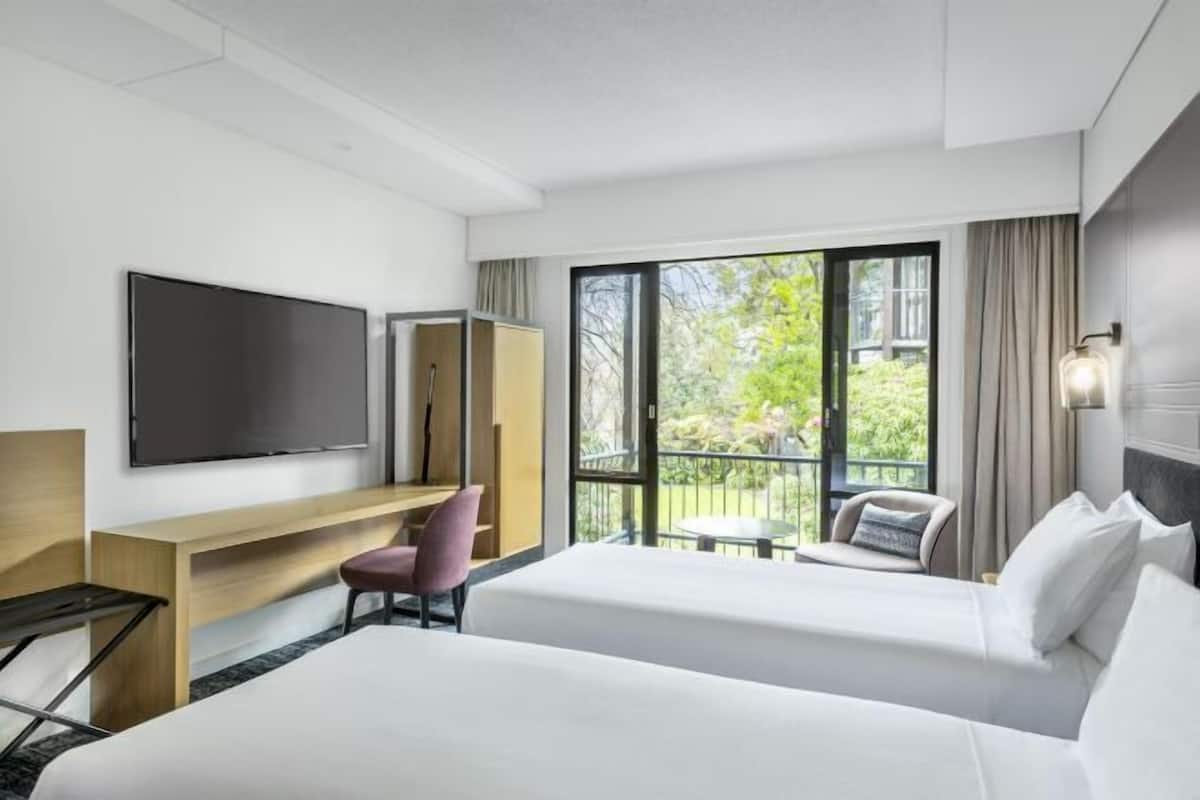 Down duvets, in-room safe, individually furnished, desk