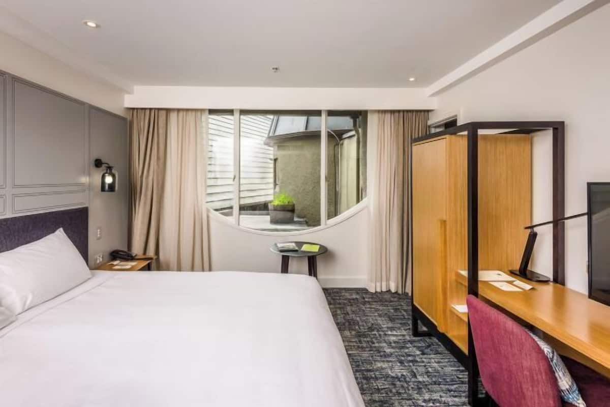 Down duvets, in-room safe, individually furnished, desk