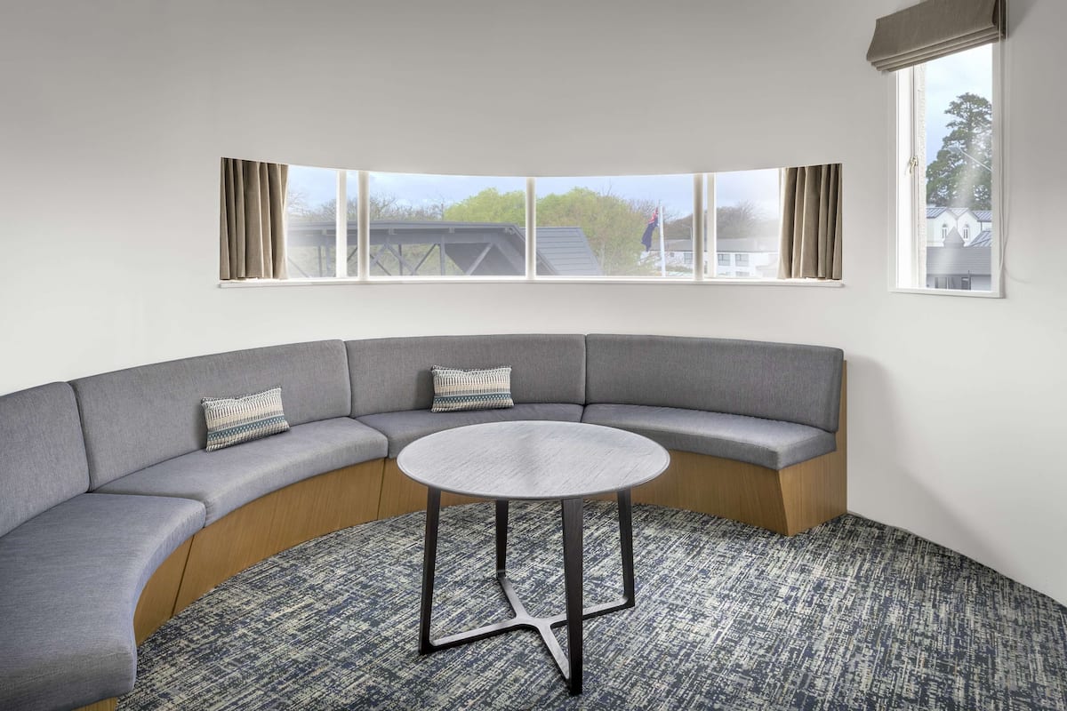 Junior Suite, 1 King Bed, Non Smoking | Living area