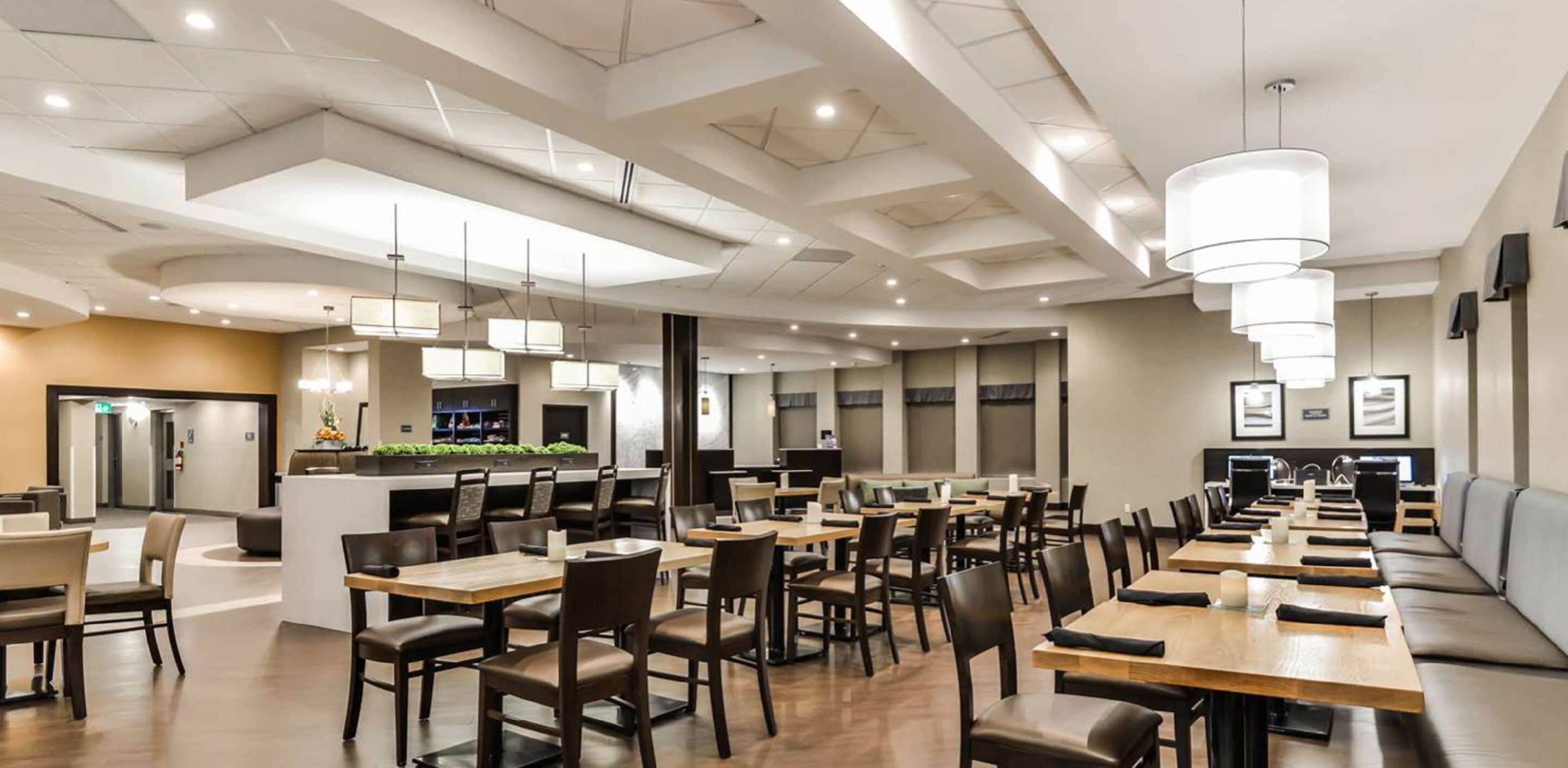 朝食 (オーダー形式)、毎日提供 (有料)