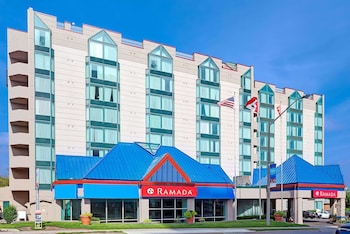 Hotel Exterior at Ramada by Wyndham Niagara Falls/Fallsview