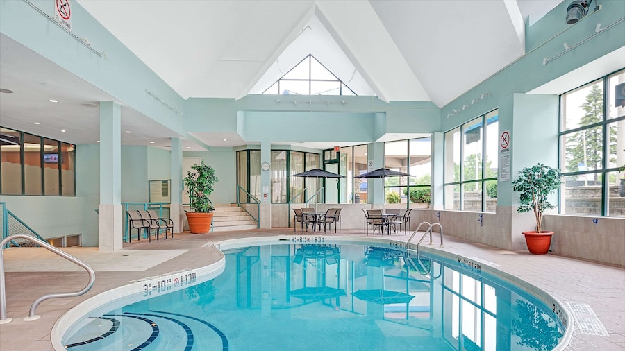 Ramada by Wyndham Niagara Falls/Fallsview