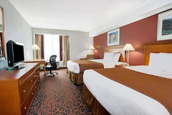 Desk, blackout drapes, soundproofing, iron/ironing board at Ramada by Wyndham Niagara Falls/Fallsview