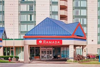 Hotel Exterior at Ramada by Wyndham Niagara Falls/Fallsview