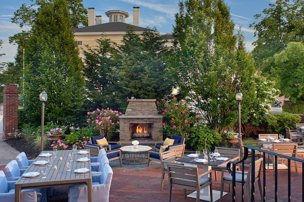 Breakfast and dinner served, American cuisine