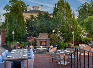 Se sirven desayunos y cenas, cocina americana