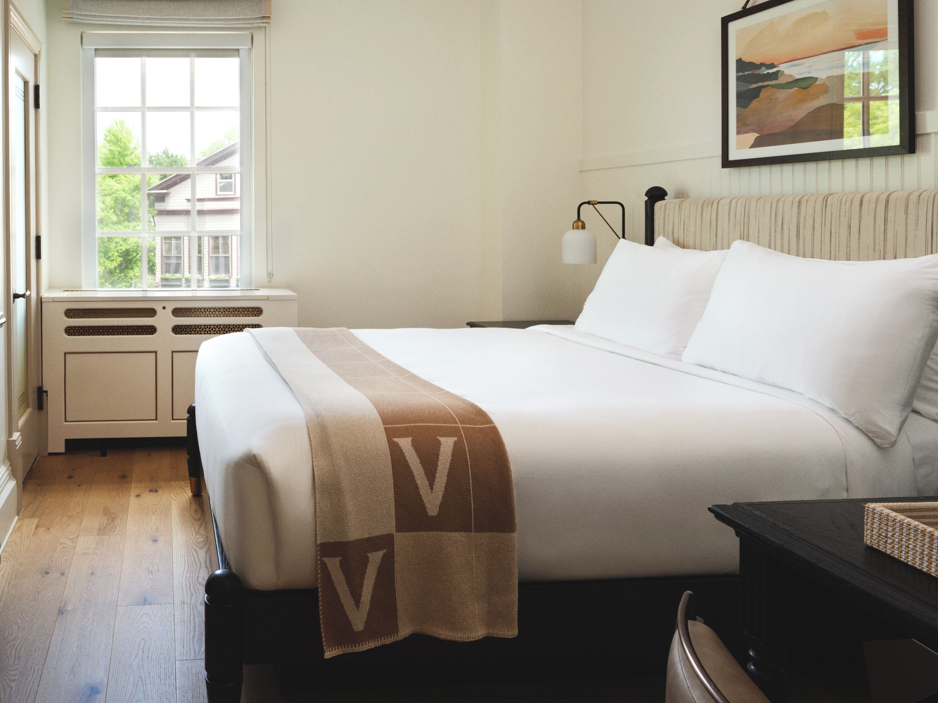 Standard Room, 1 Queen Bed (Bellevue) | Premium bedding, down comforters, pillowtop beds, in-room safe