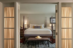 Suite, Bellevue 1 King | Premium bedding, down duvets, pillow-top beds, in-room safe