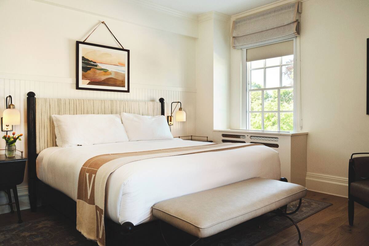 Suite, 1 Bedroom (Viking) | Premium bedding, down comforters, pillowtop beds, in-room safe
