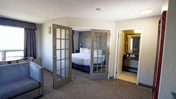 Een 42-inch flatscreentelevisie met kabelzenders en televisie