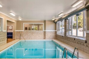 Indoor pool - Comfort Inn (Halifax)