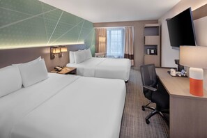 スタンダード ルーム クイーンベッド 2 台 禁煙 | セーフティボックス (室内)、デスク、アイロン / アイロン台、ベビーベッド (無料)