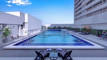 Innenpool, Außenpool