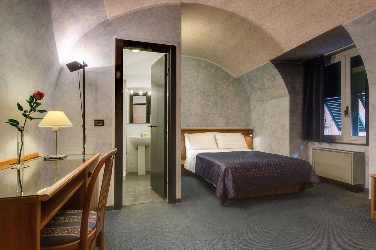 Ropa de cama de alta calidad y minibar 