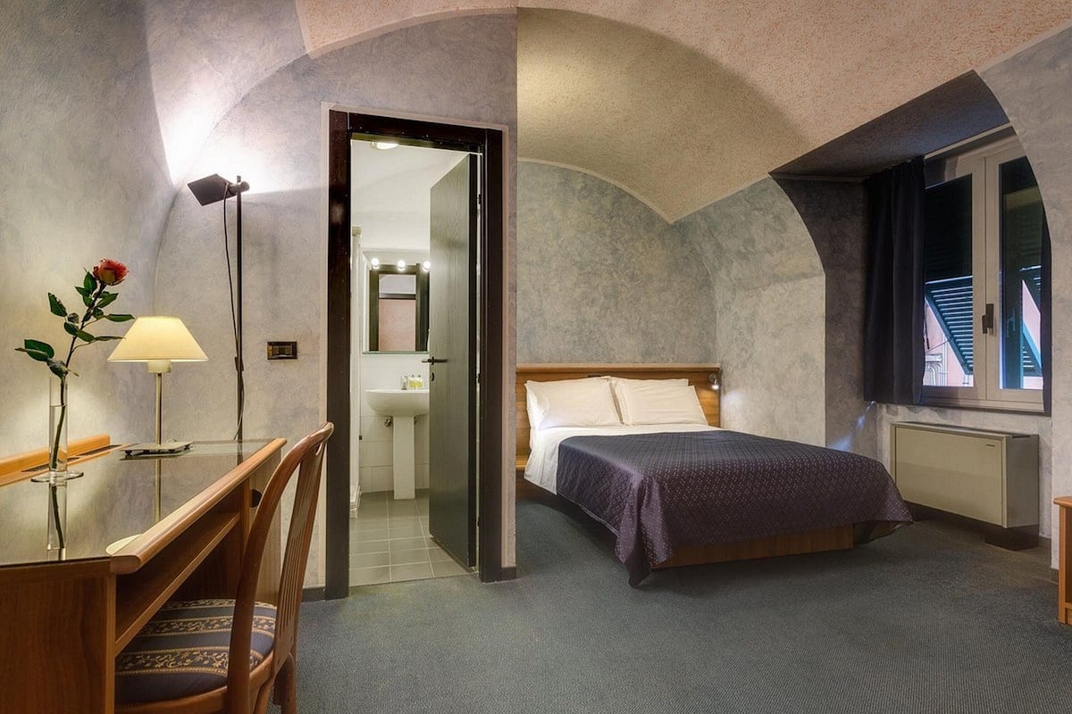 Standard Triple Room | Premium bedding, minibar, in-room safe, desk