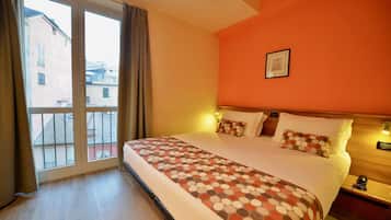 Premium-sengetøj, minibar, pengeskab på værelset, skrivebord