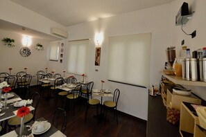 Desayuno (con cargo)