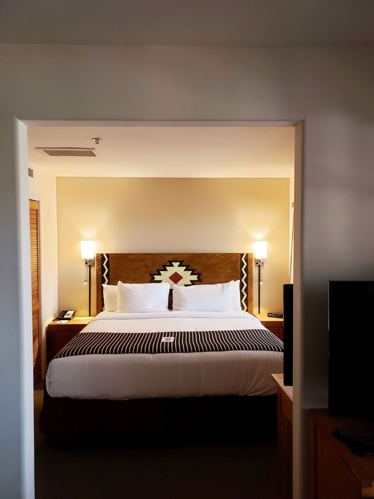 Literie de qualité supérieure, surmatelas, minibar