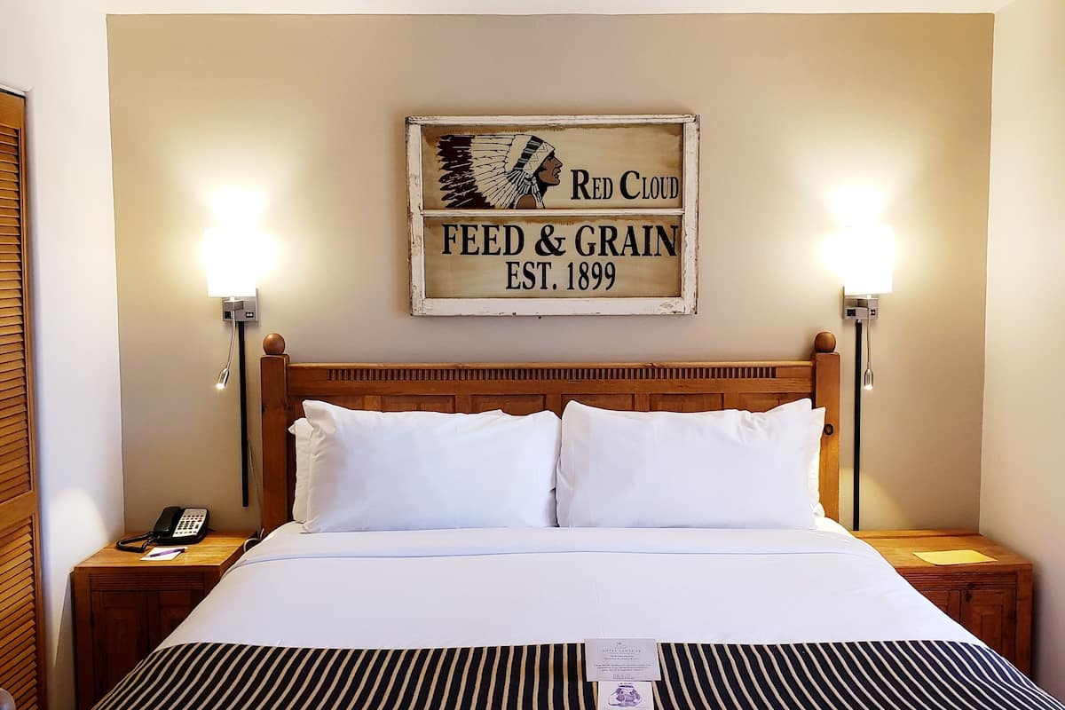 Premium bedding, pillow-top beds, minibar, in-room safe