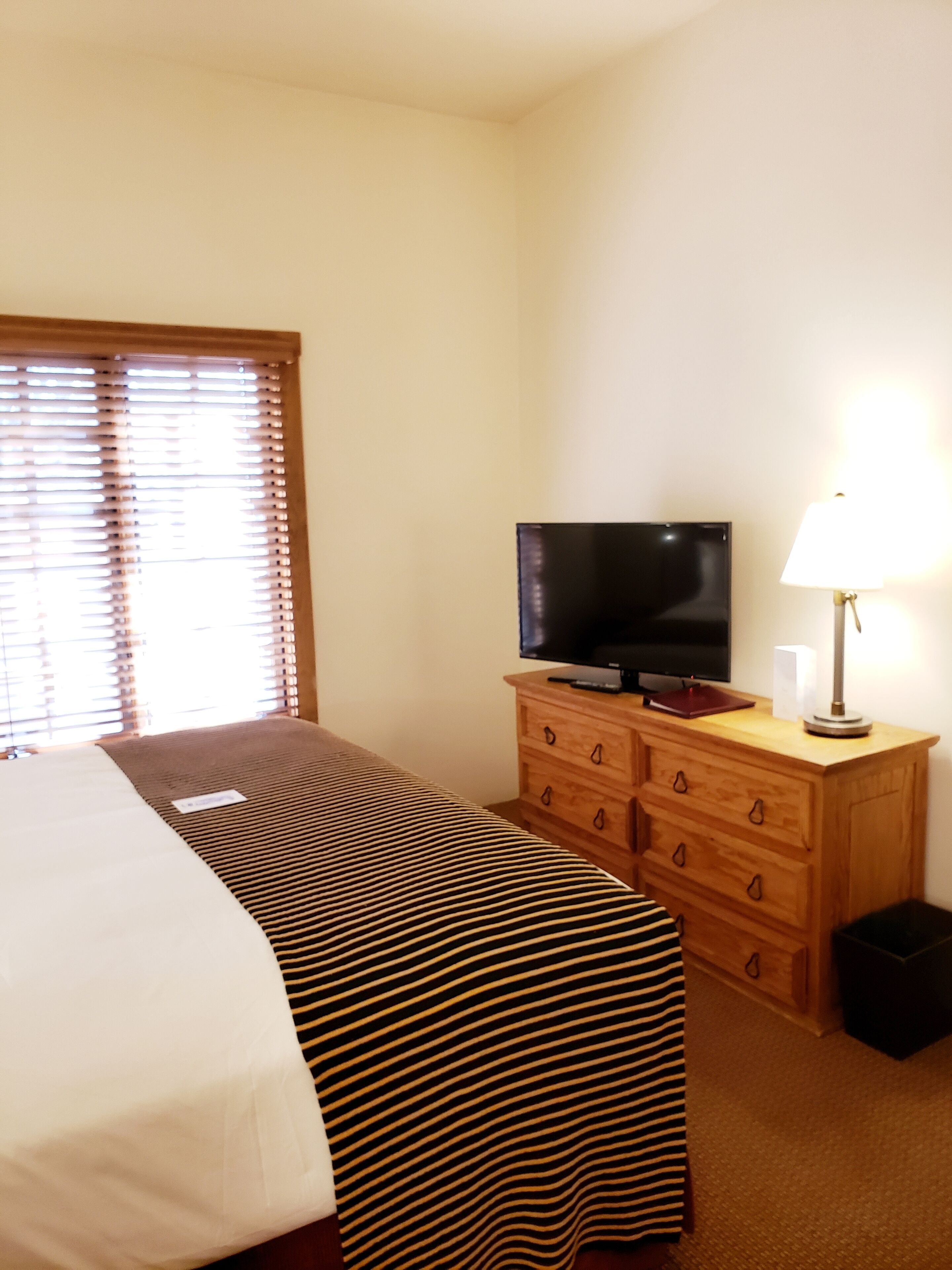 junior suite (picuris) | premium bedding, pillow-top beds, minibar, in-room safe