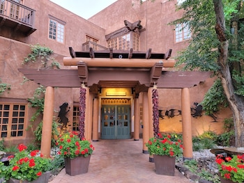 Front of property - evening/night at Hotel Santa Fe