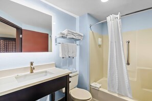 Habitació estàndard, 2 llits de matrimoni, no fumadors | Cobrellits, decoració individual i escriptori 