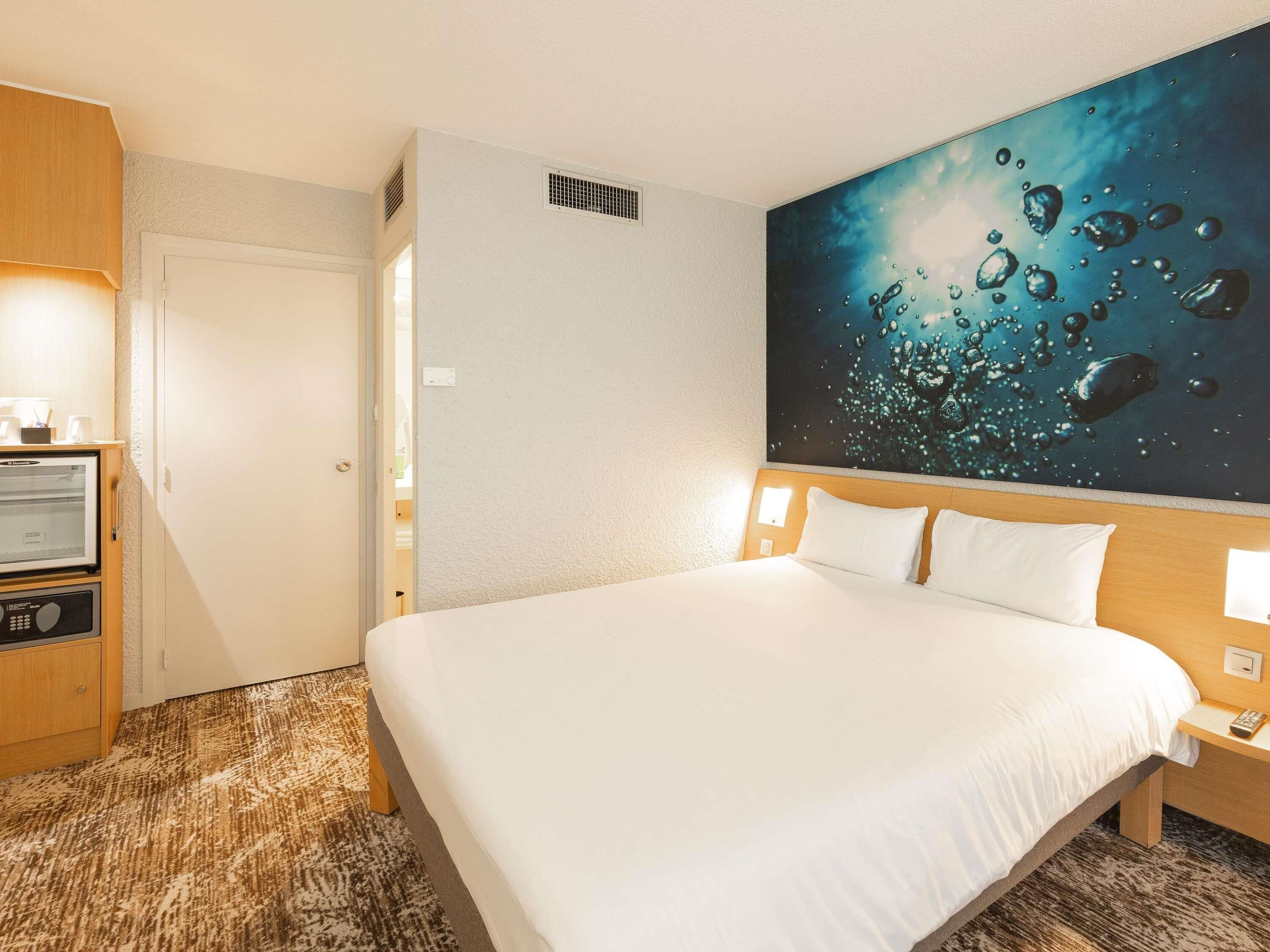 Standard Room, Multiple Beds | Individually furnished, desk, laptop workspace, blackout drapes