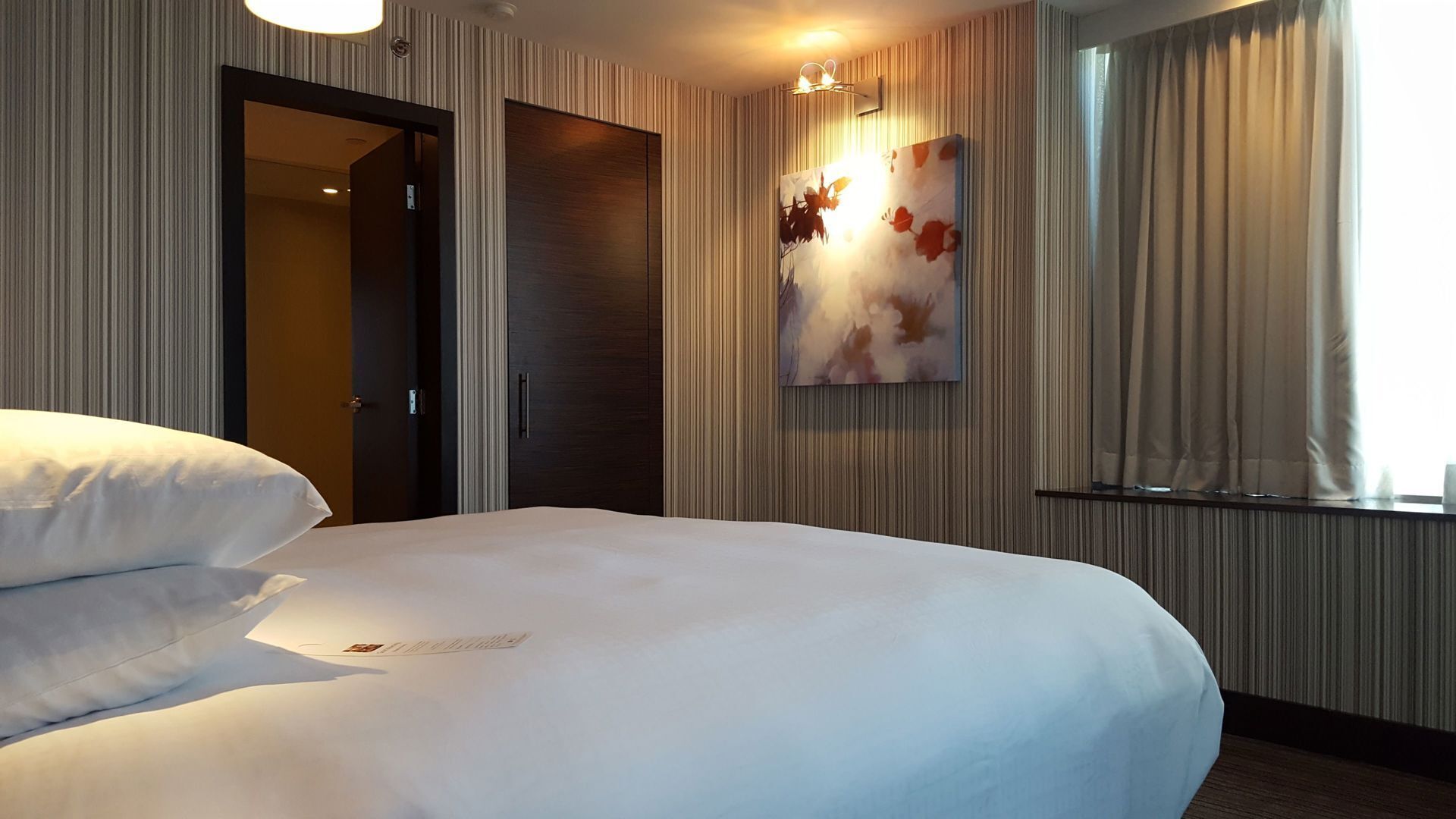 Hypo-allergenic bedding, down comforters, in-room safe, desk