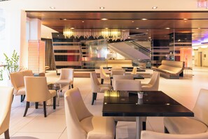 بار مشروبات وساندويتشات