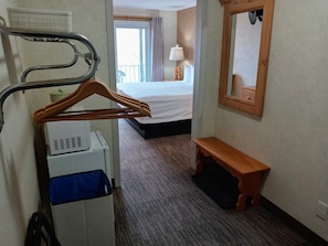 Traditional Single Room, 1 King Bed, Accessible, Lake View | Living area | 32-inch flat-screen TV with satellite channels, TV