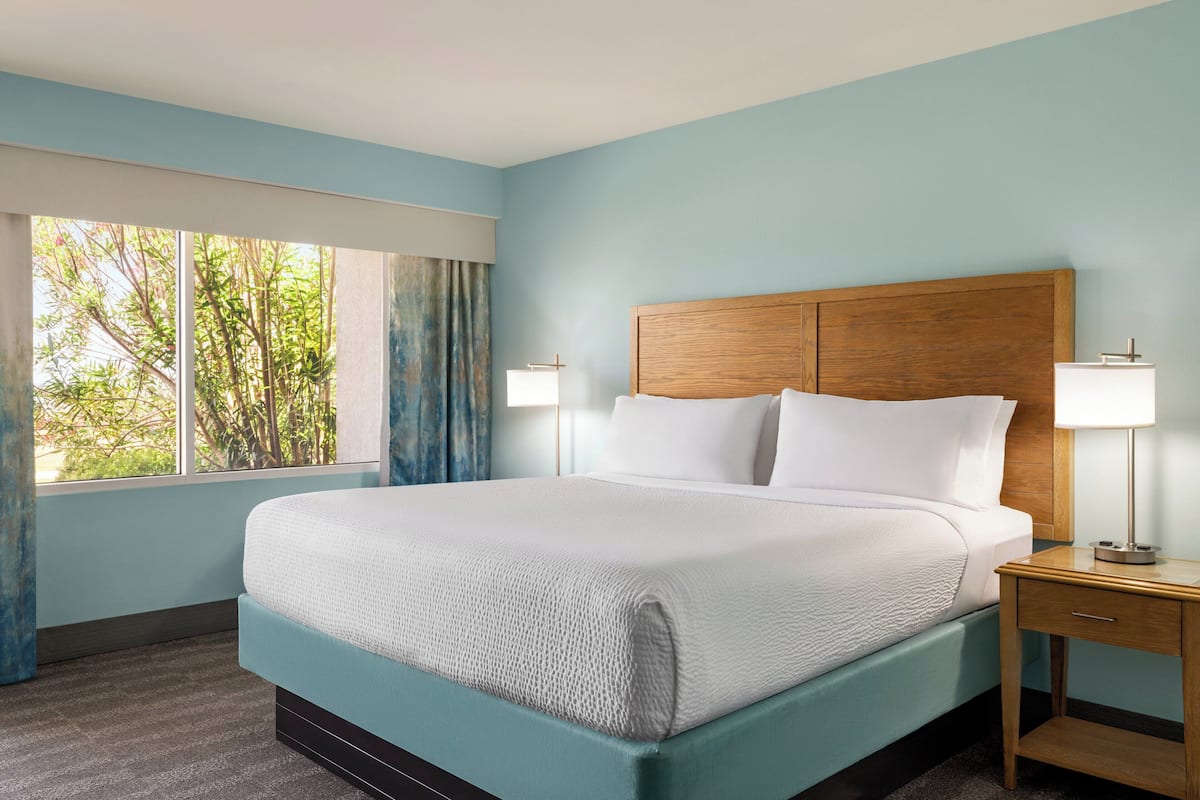 In-room safe, desk, iron/ironing board, rollaway beds