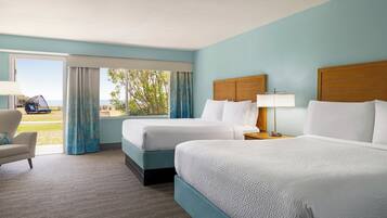 Brankas, meja kerja, dan setrika/meja setrika