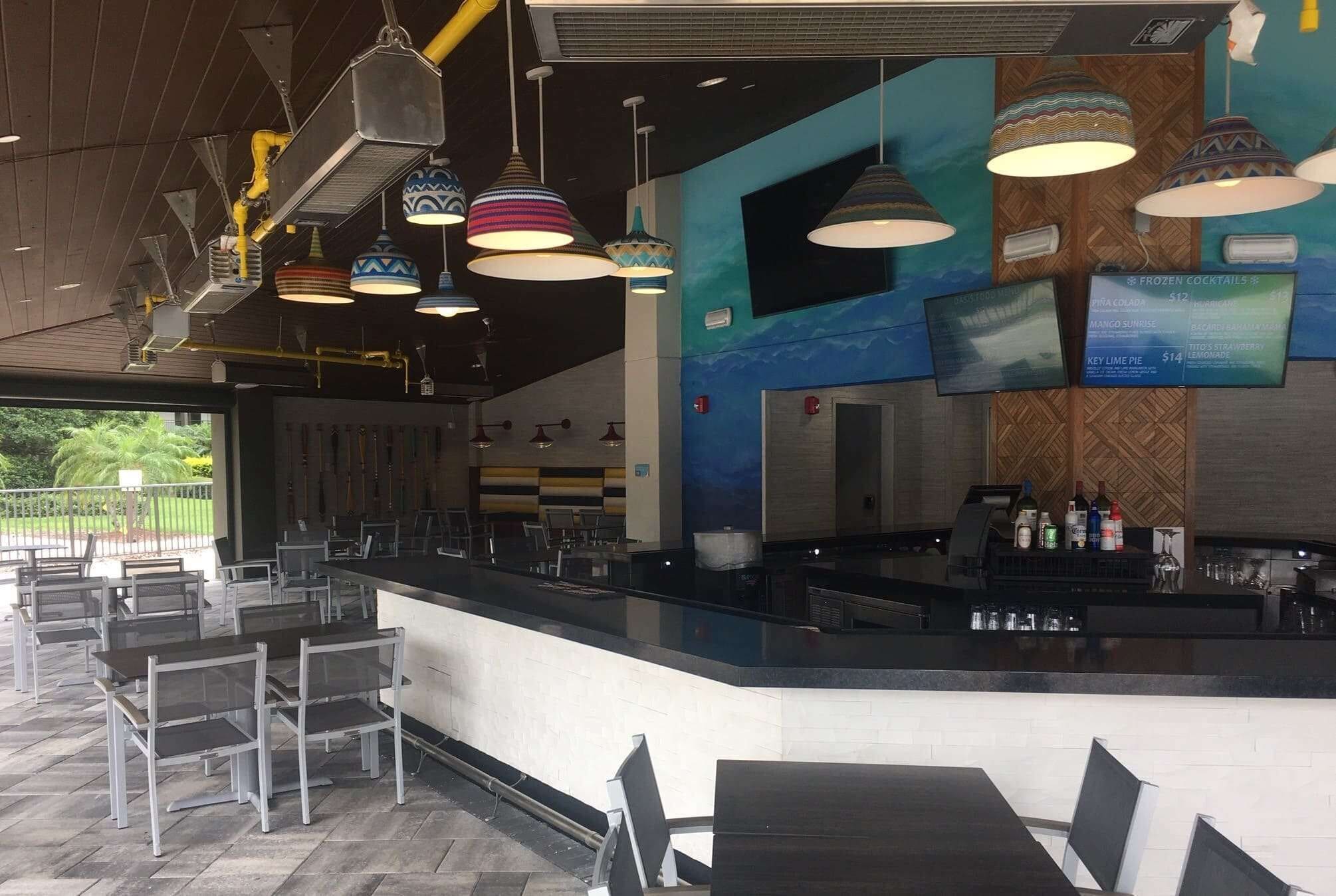 3 restaurantes; se sirve desayuno, almuerzo, cena y brunch