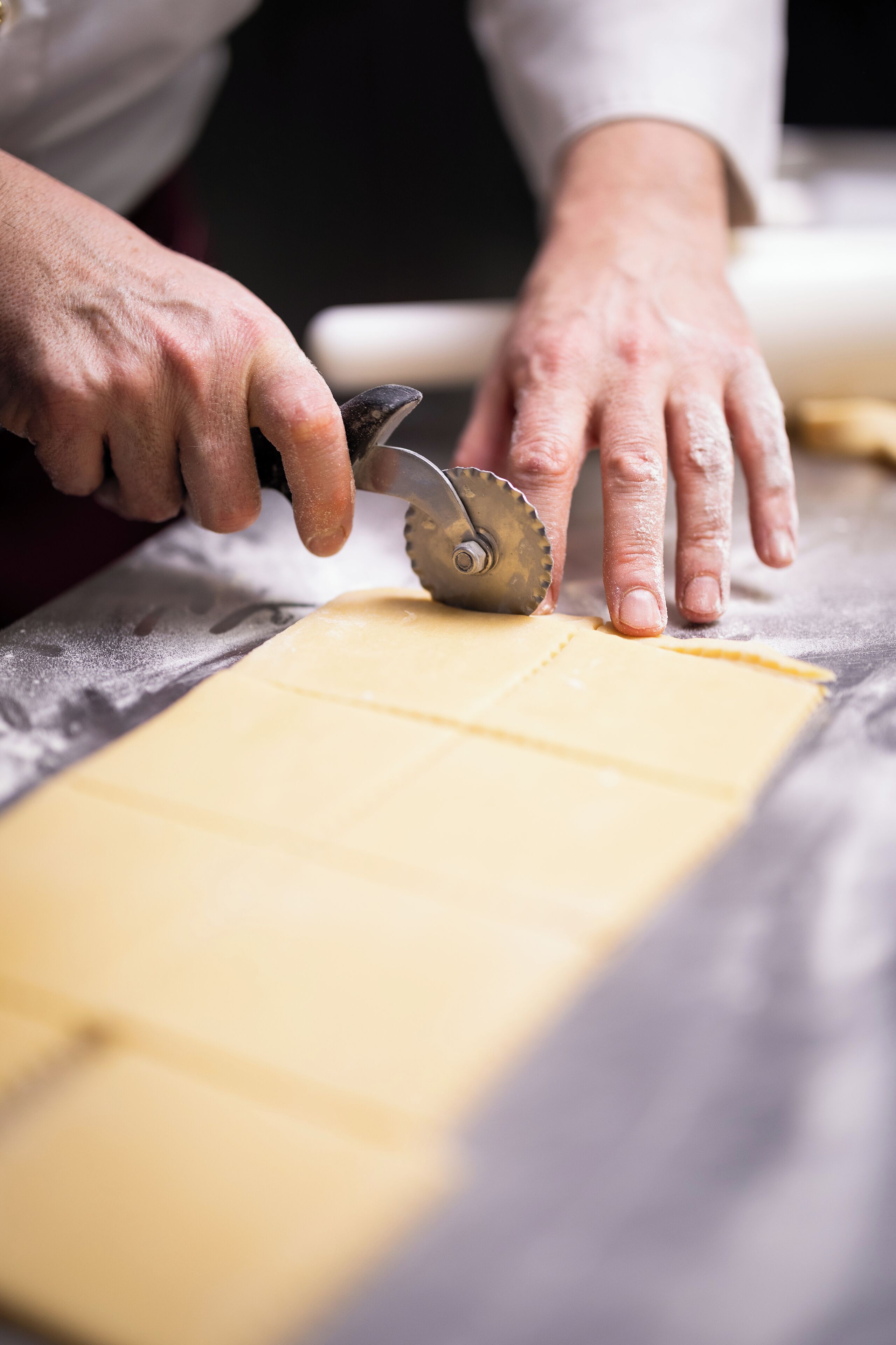 lunch and dinner served, italian cuisine