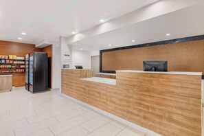 Lobby - Best Western Carlsbad by the Sea (Carlsbad)