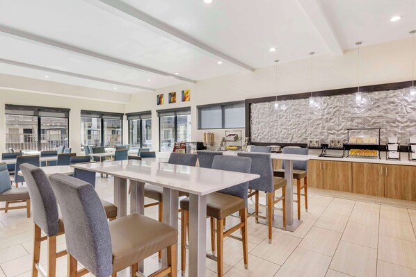 Desayuno completo incluido