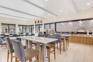 Desayuno completo incluido