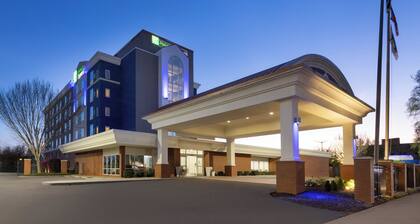 Holiday Inn Express Augusta Downtown by IHG