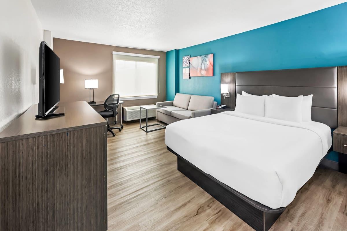 In-room safe, desk, iron/ironing board, free WiFi