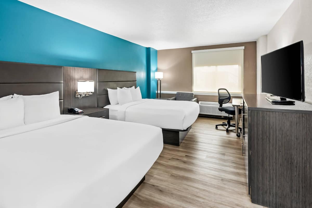 In-room safe, desk, iron/ironing board, free WiFi