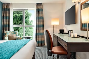 Premium-Zimmer, 1 King-Bett | Zimmerausstattung