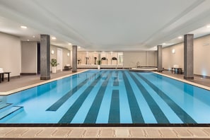 Piscine intérieure