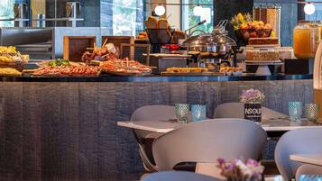 Daily buffet breakfast for a fee