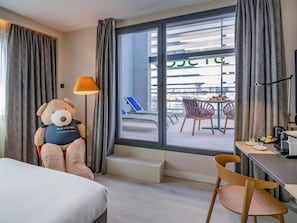 Deluxe Room, 1 Double Bed, Terrace | Hypo-allergenic bedding, down duvets, Select Comfort beds, minibar - Novotel Madrid City Las Ventas (Madrid)