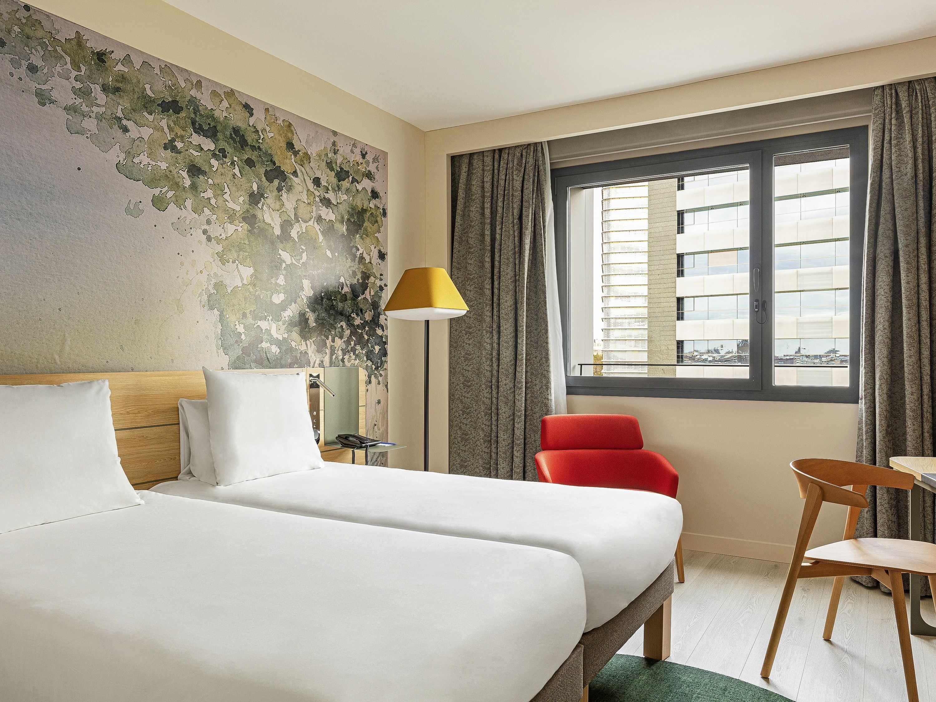Hypo-allergenic bedding, down duvets, Select Comfort beds, minibar