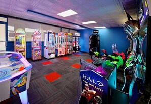 Games room - Ramada by Wyndham Sarasota Waterfront (Sarasota)
