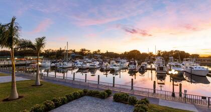 Ramada by Wyndham Sarasota Waterfront
