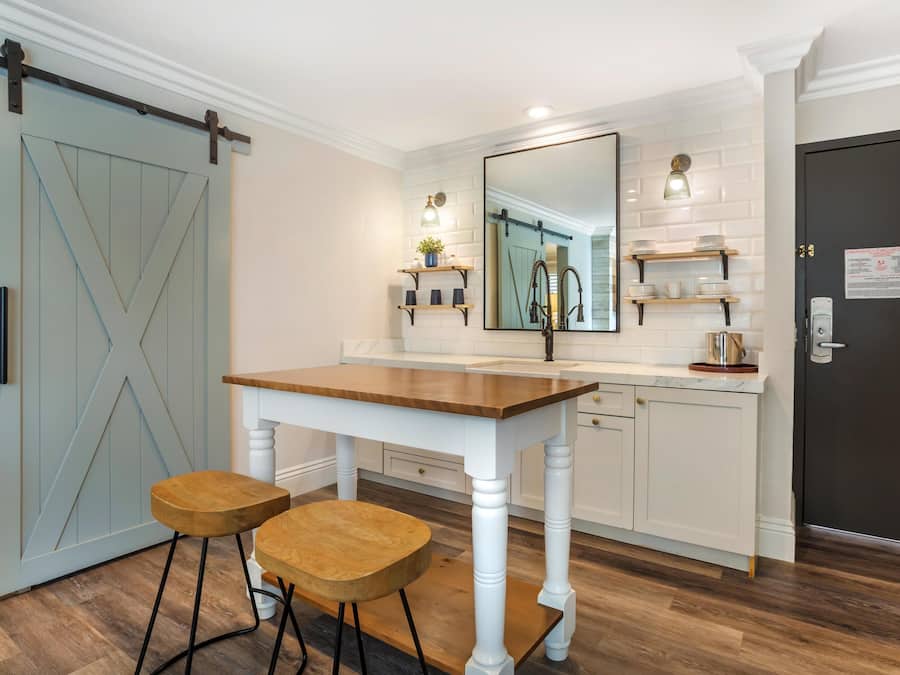 Suite (Wine Country) | In-room safe, desk, laptop workspace, blackout drapes