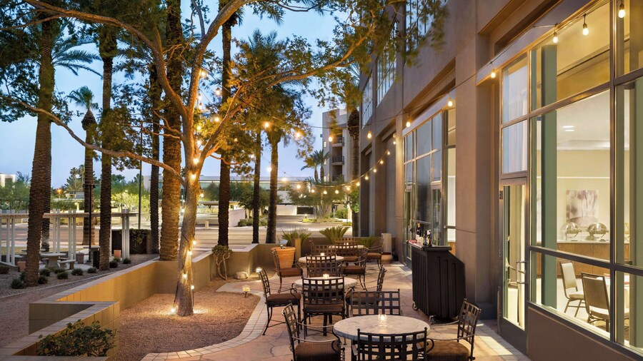 Embassy Suites by Hilton Phoenix Downtown North