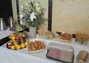 Daily buffet breakfast (CHF 17 per person)